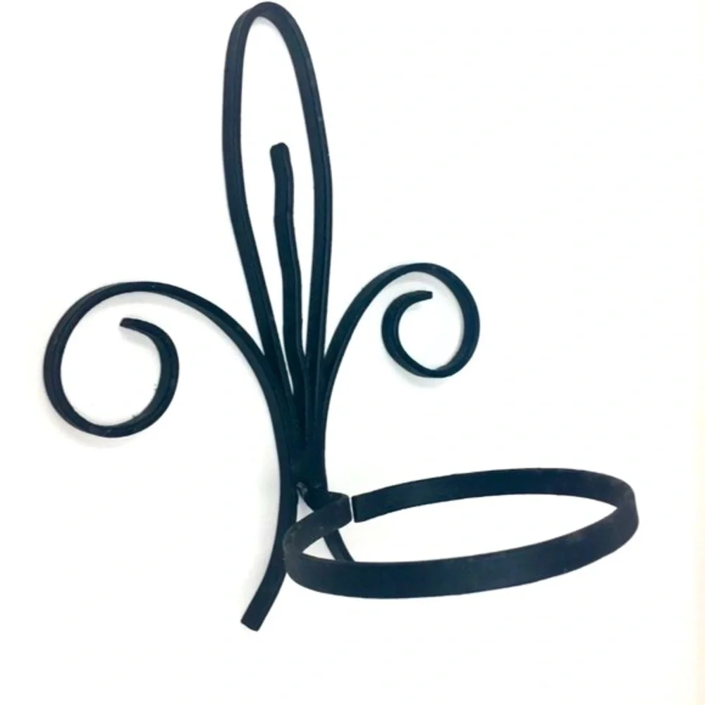 Vintage Black Wrought Iron Fleur De Lis Decorative Wall Mount Flower Pot Holder
